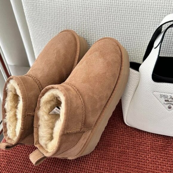 UGG Classic Ultra Mini Boots - Picture 4 of 9